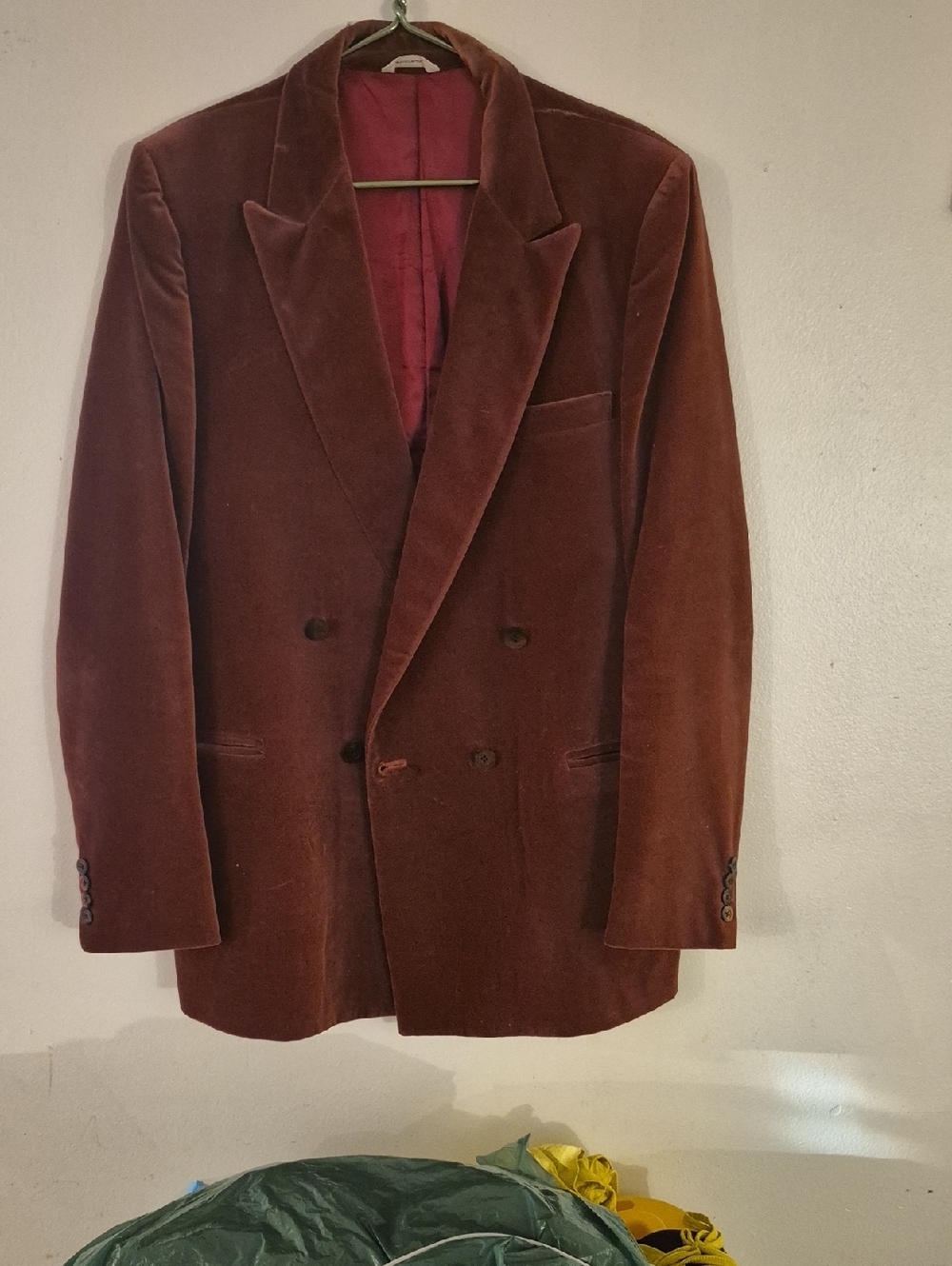 Men's Double-Breasted Velvet Blazer in Deep Burgundy